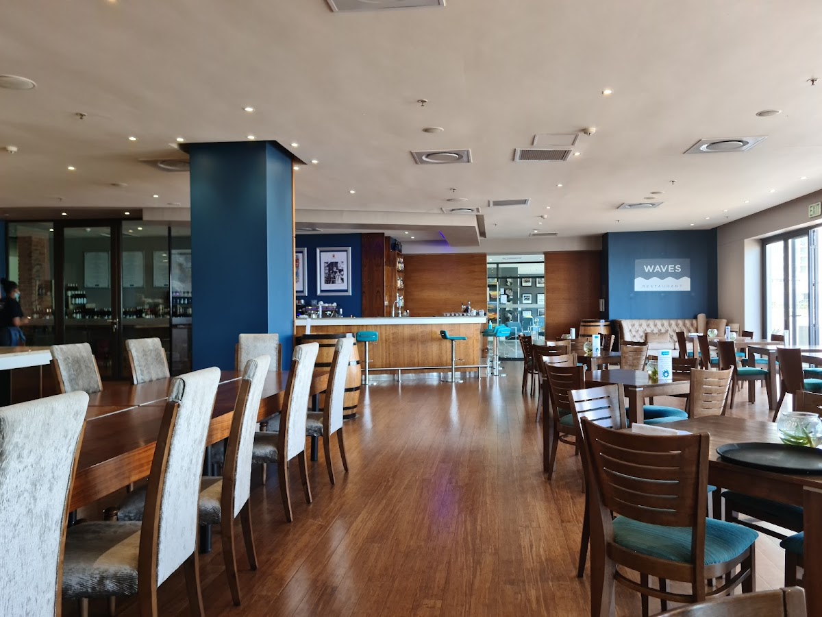WAVES Restaurant